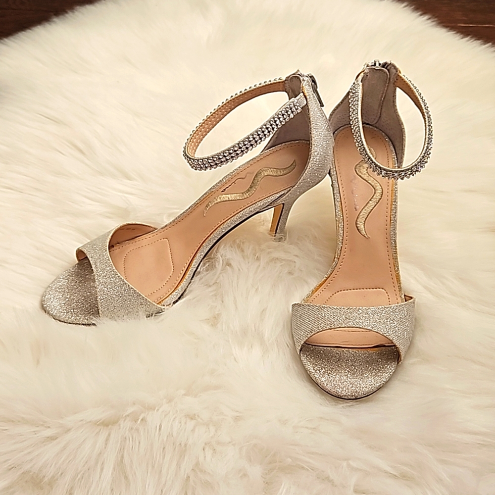 Nina 3.5" Women's Silver Sparkly Heels